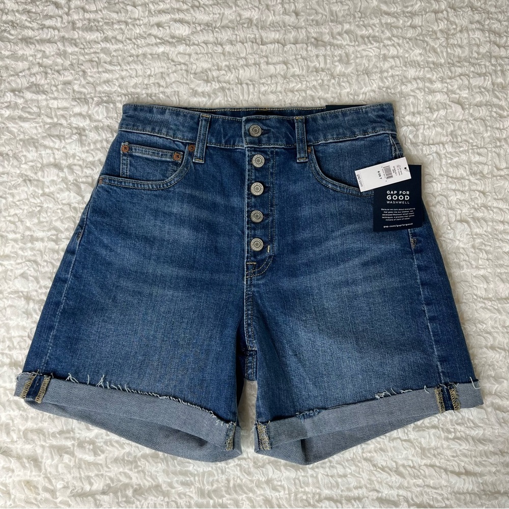 NWT Gap High Rise Button Fly 4” Denim Shorts, Size 6/28T
